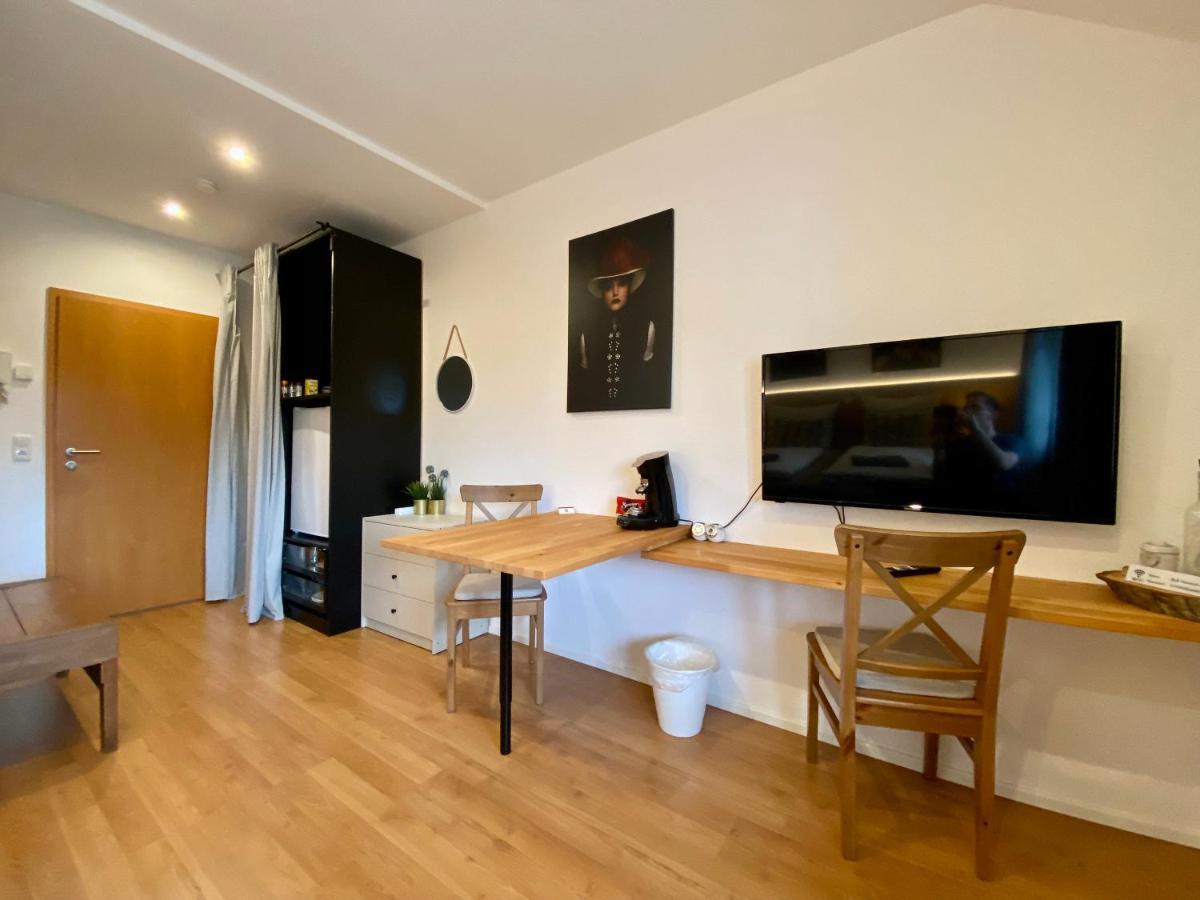 Komfortables Doppelzimmer In Kehl Goldscheuer - 1A Guesthouse 외부 사진