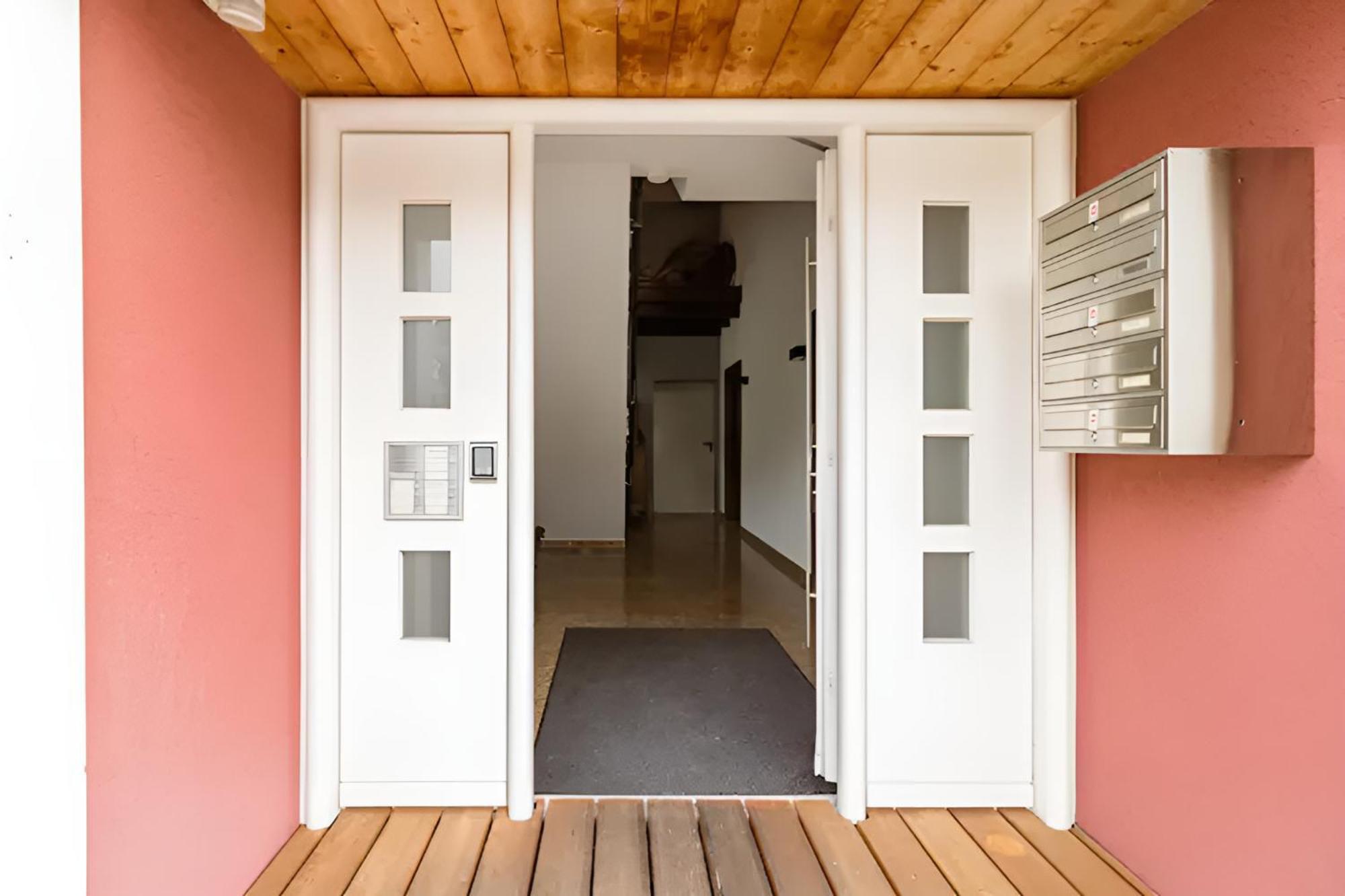 Komfortables Doppelzimmer In Kehl Goldscheuer - 1A Guesthouse 외부 사진